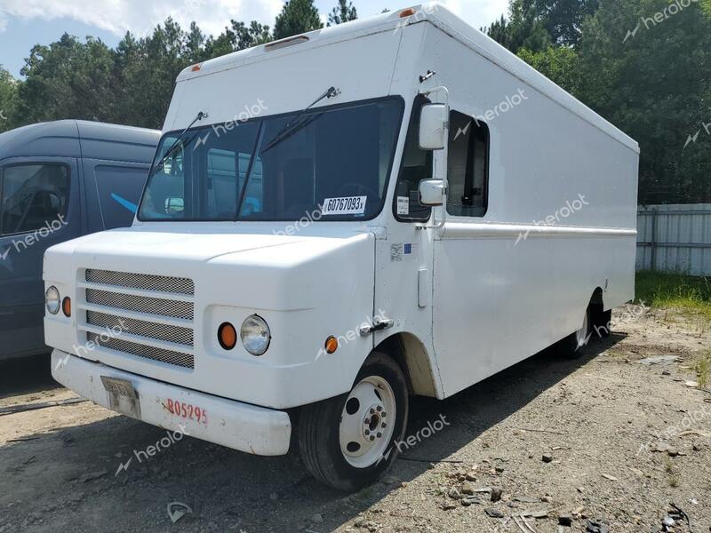 WORKHORSE CUSTOM CHASSIS FORWARD CO 2002 white incomple diesel 5B4HP42P623343807 photo #1