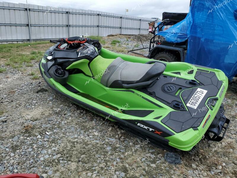 BOMBARDIER SEADOO 2020 green   YDV24778K920 photo #4