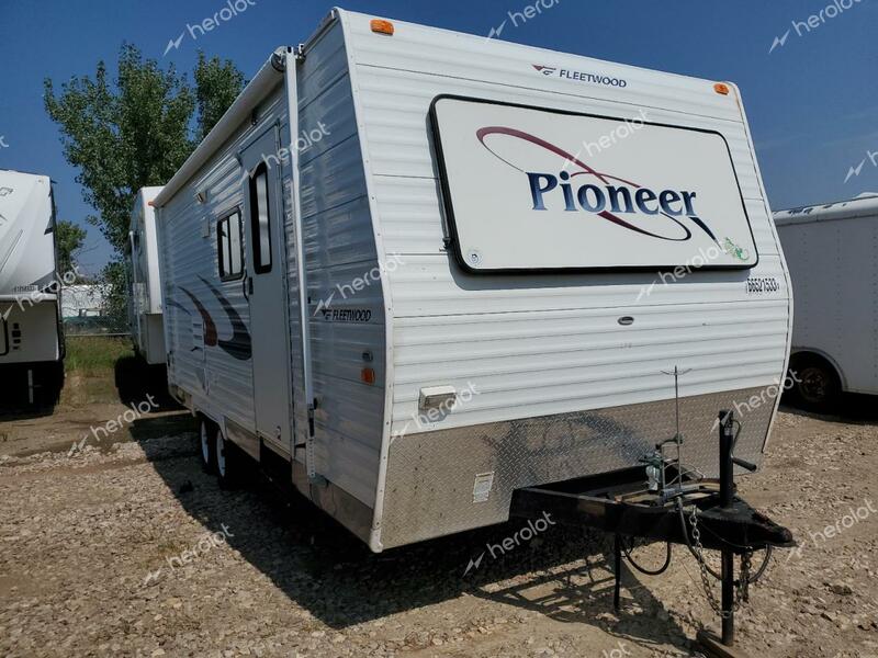 FLEETWOOD PIONEER 2005 white   1EB1C212551500954 photo #1