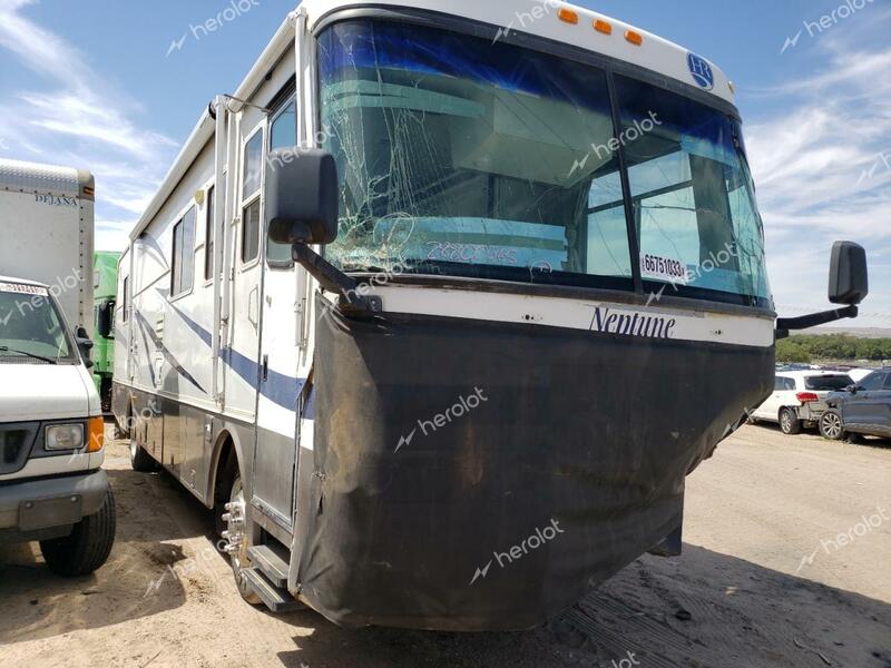 HOLR MOTORHOME 2002 white motorize diesel 1RF51346X21021107 photo #1