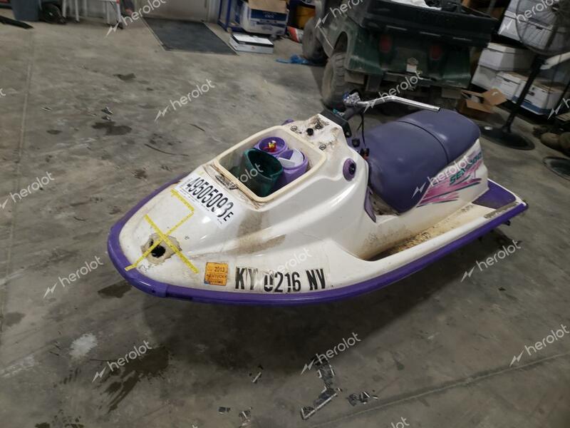 BOMBARDIER JETSKI 1996 white   ZZN007811596 photo #3