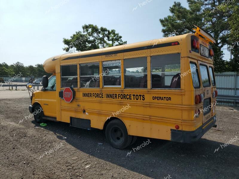 GMC SAVANA CUT 2005 yellow cutaway gas 1GDJG31U651119011 photo #4