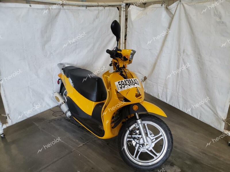 CFMO SCOOTER 2010 yellow   LCETDKP1A60000065 photo #1