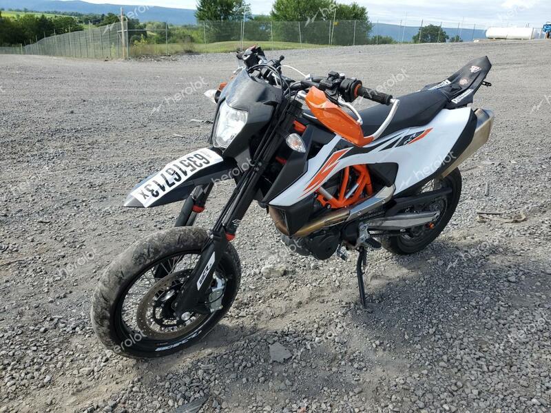 KTM 690 SMC R 2020 white  gas VBKLSV402LM786264 photo #3