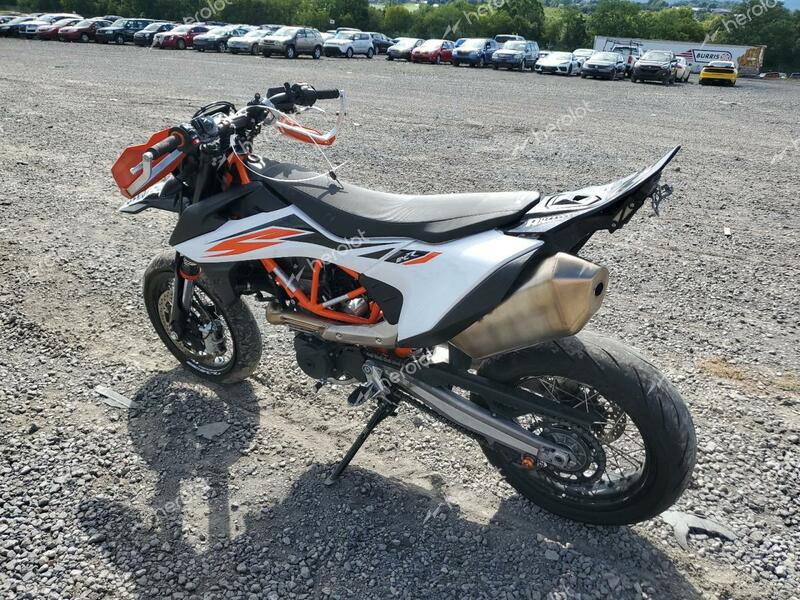 KTM 690 SMC R 2020 white  gas VBKLSV402LM786264 photo #4