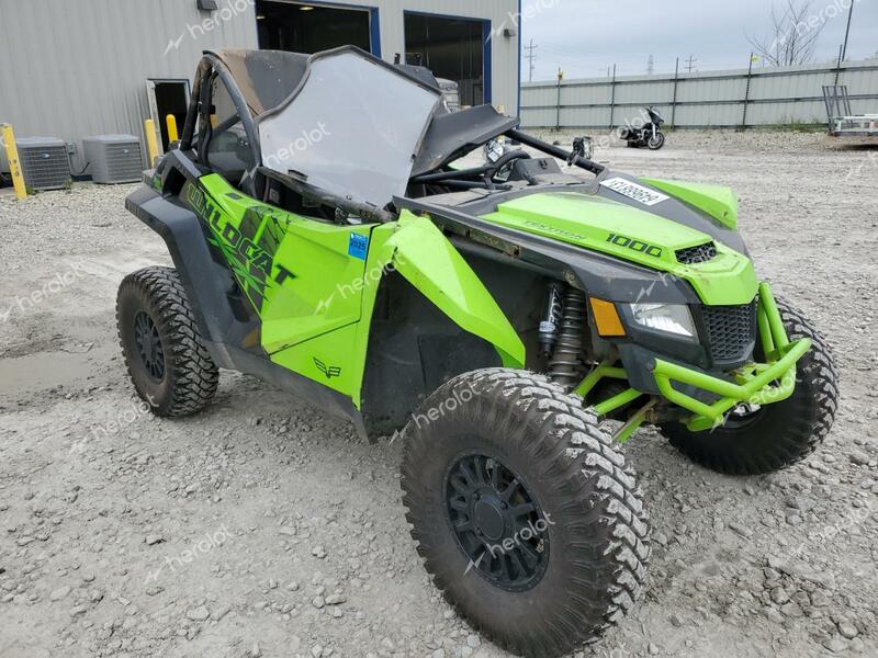 ARCTIC CAT WILDCAT TR 2018 two tone   4UF18MPV0JT302533 photo #1