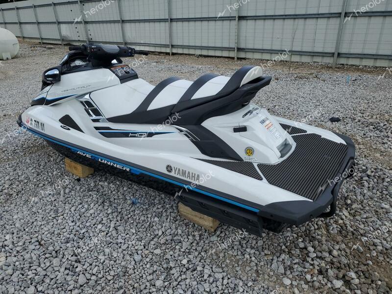 YAMAHA WAVERUNNE 2018 white   YAMA0780F818 photo #4