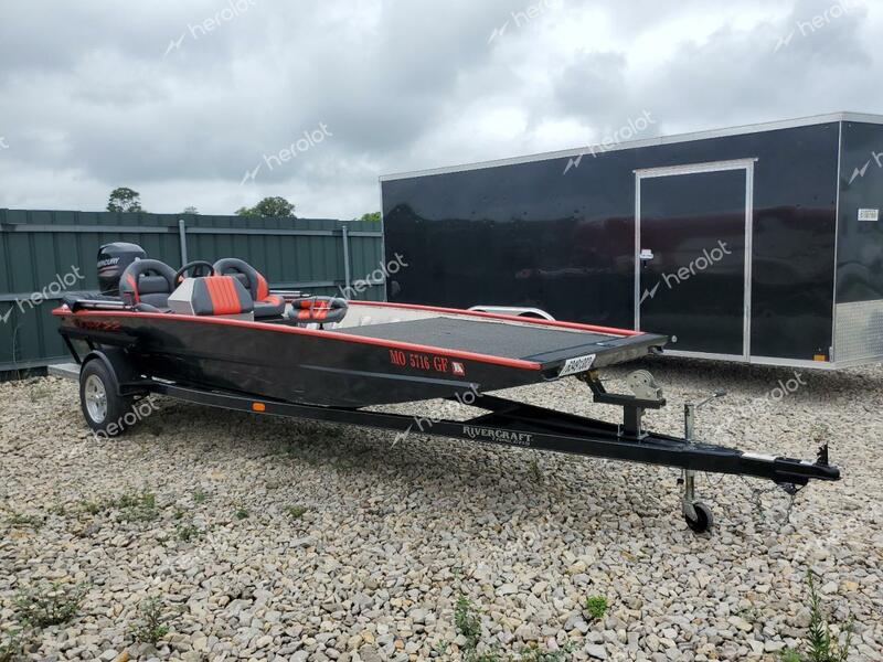 BLAZ BOAT W/TRL 2018 two tone   CJT15347B818 photo #1