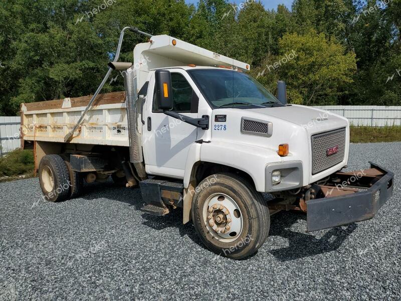 GMC C7500 C7C0 2005 white conventi diesel 1GDP7C1C95F514479 photo #1