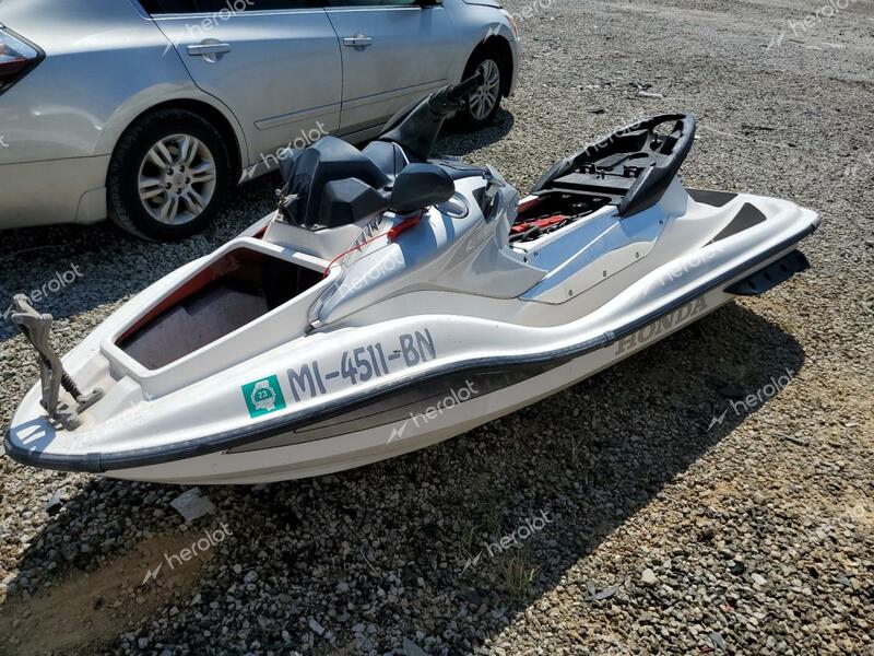 HONDA JET SKI 2002 white   HPSA1926J102 photo #1