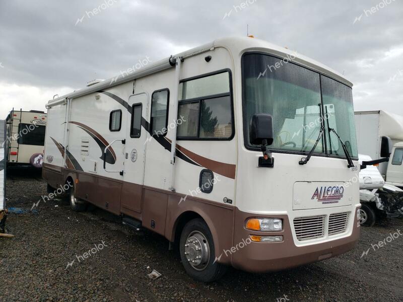 OTHER RV 2003 two tone  gas 5B4MP67G033373065 photo #1