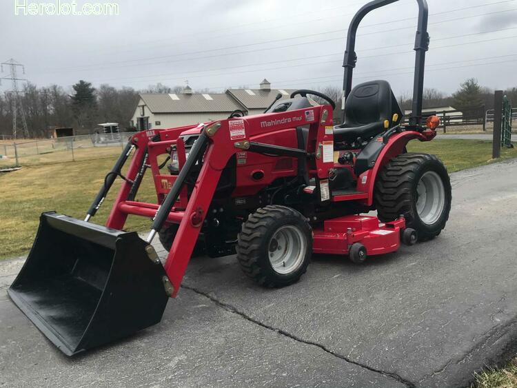 MAHINDRA AND MAHINDRA TRACTOR 2018 red    40735172 24MH150881877 24MH150881877 photo #1