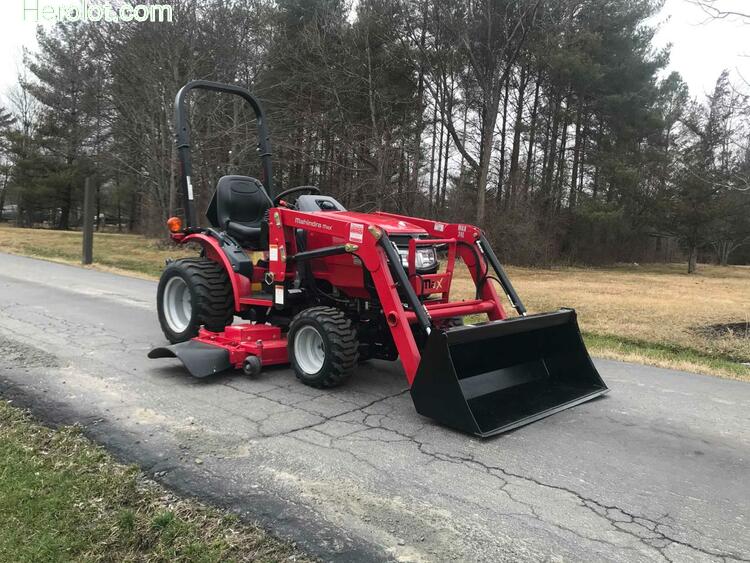 MAHINDRA AND MAHINDRA TRACTOR 2018 red    40735172 24MH150881877 24MH150881877 photo #3