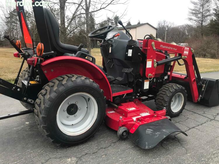 MAHINDRA AND MAHINDRA TRACTOR 2018 red    40735172 24MH150881877 24MH150881877 photo #4