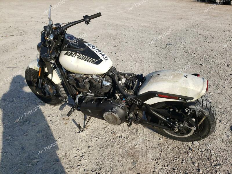 HARLEY-DAVIDSON FXFB FAT B 2018 white  gas 1HD1YKJ16JC030196 photo #4