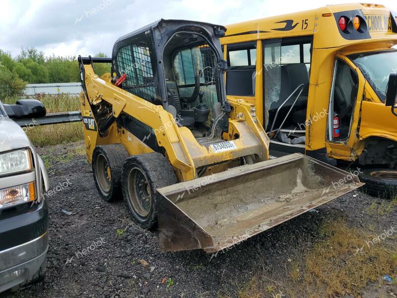 CATERPILLAR SKIDSTEER 2017 yellow   CAT0242DTDZT03294 photo #1