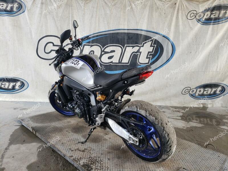 YAMAHA MT09 D 2023 two tone  gas JYARN72E1PA001362 photo #4