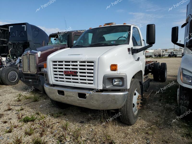 GMC C6500 C6C0 2005 white chassis diesel 1GDJ6C1355F508459 photo #1