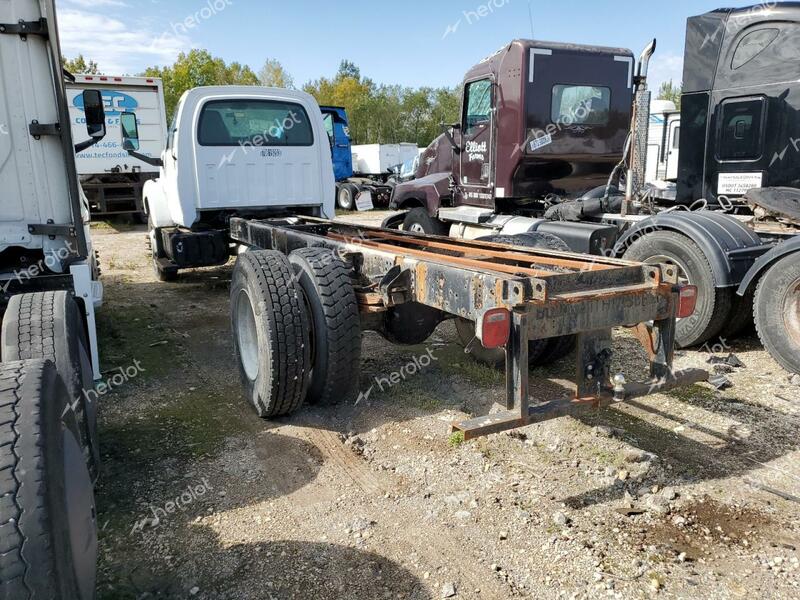 GMC C6500 C6C0 2005 white chassis diesel 1GDJ6C1355F508459 photo #3