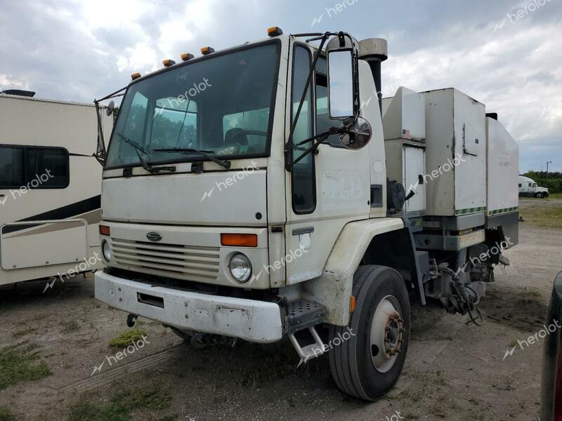 STERLING TRUCK SC 8000 2007 white tilt cab diesel 49HAADBVX7DX61461 photo #3