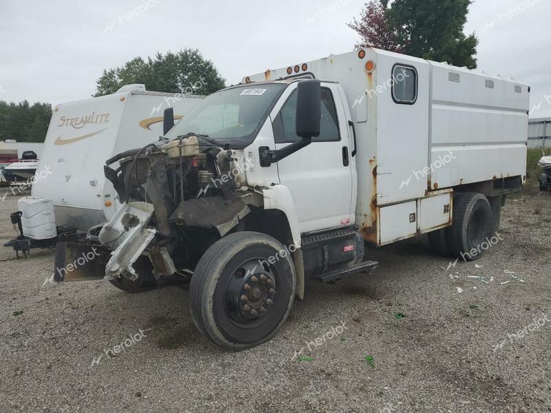 GMC C6500 C6C0 2005 white chassis gas 1GDJ6C1EX5F533472 photo #3