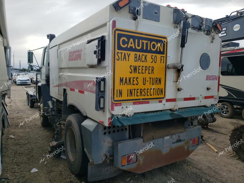 STERLING TRUCK SC 8000 2005 white tilt cab diesel 49HAADBV65DN90205 photo #4