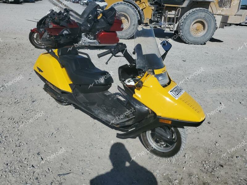 HONDA CN250 2004 yellow motor sc gas JH2MF02014K700480 photo #1