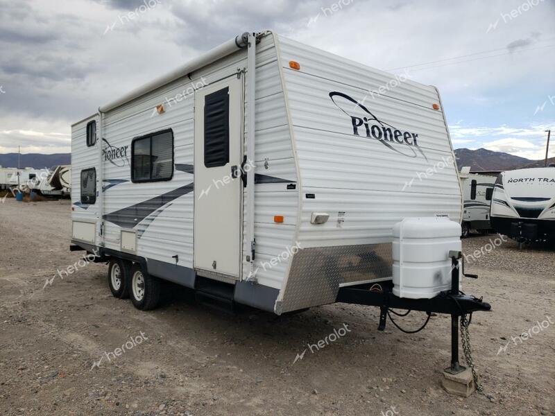 FLEETWOOD PIONEER 2006 white   1EB1C182362492588 photo #1