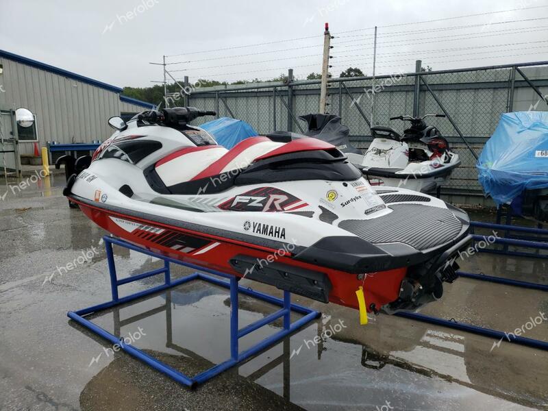 YAMAHA WAVERUNNE 2016 white   YAMA18701516 photo #3