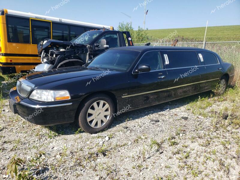 LINCOLN TOWN CAR E 2004 black limousin gas 1L1FM81W04Y601140 photo #1