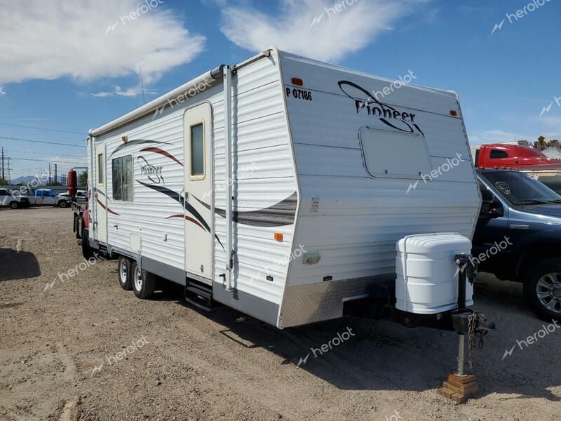 FLEETWOOD RV 2007 white   1EB1R242672497781 photo #1