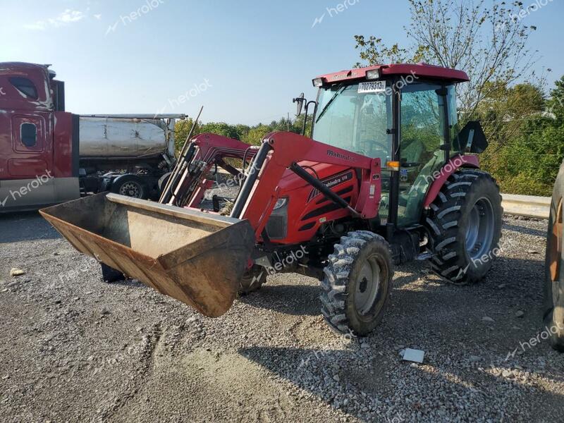 MAHINDRA AND MAHINDRA TRACTOR 2014 red   61GCF00546 photo #3