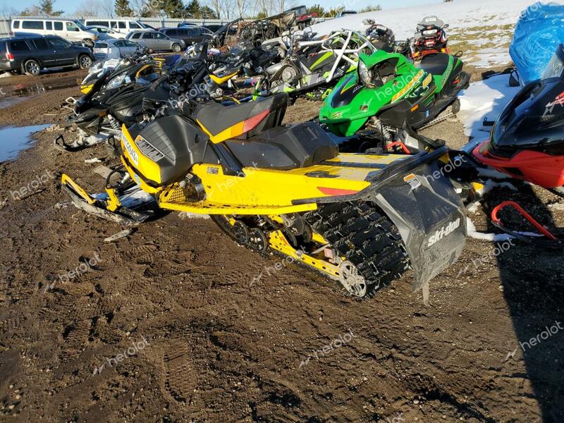 BOMBARDIER SNOWMOBILE 2023 yellow   2BPSUDPC8PV000128 photo #4