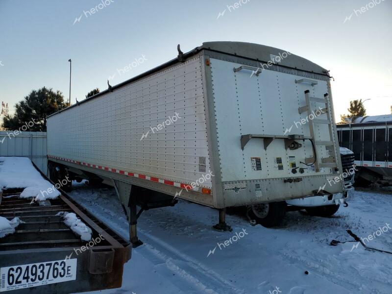 WILSON TRAILER 2002 white   1W1SBFXW82A234969 photo #1