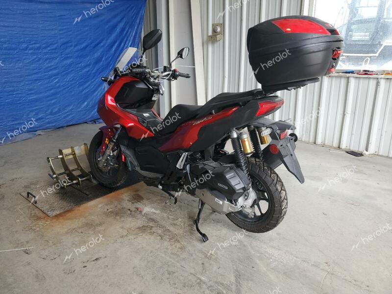 HONDA ADV150 A 2022 red  gas MLHKF3853N5102263 photo #4