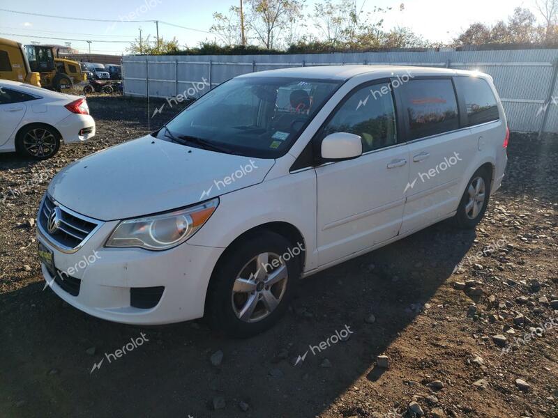 VOLKSWAGEN ROUTAN 2009 white  gas 2V8HW54X59R601465 photo #1