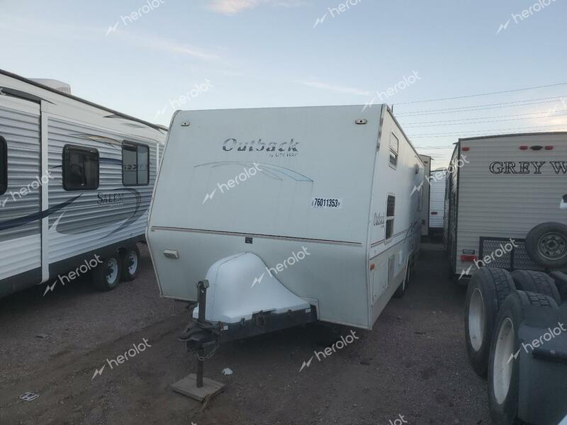 OUTB TRAILER 2003 white   4YDT2602035901689 photo #3