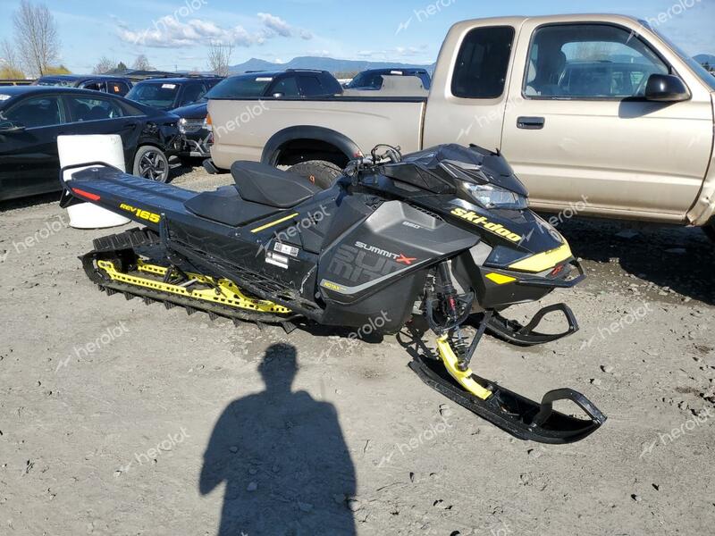 BOMBARDIER SNOWMOBILE 2017 black   2BPSTDHD8HV000979 photo #1