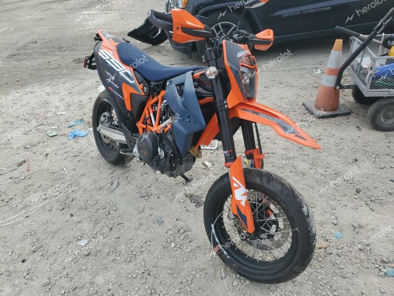 KTM 690 SMC R 2023 orange  gas VBKLSV402PM743484 photo #1