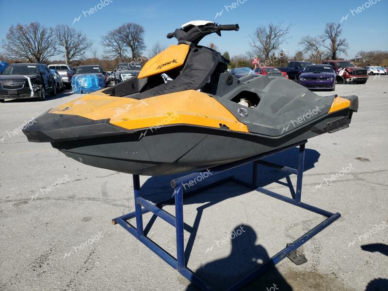 BOMBARDIER SEADOO 2014 orange   YDV13813E414 photo #3