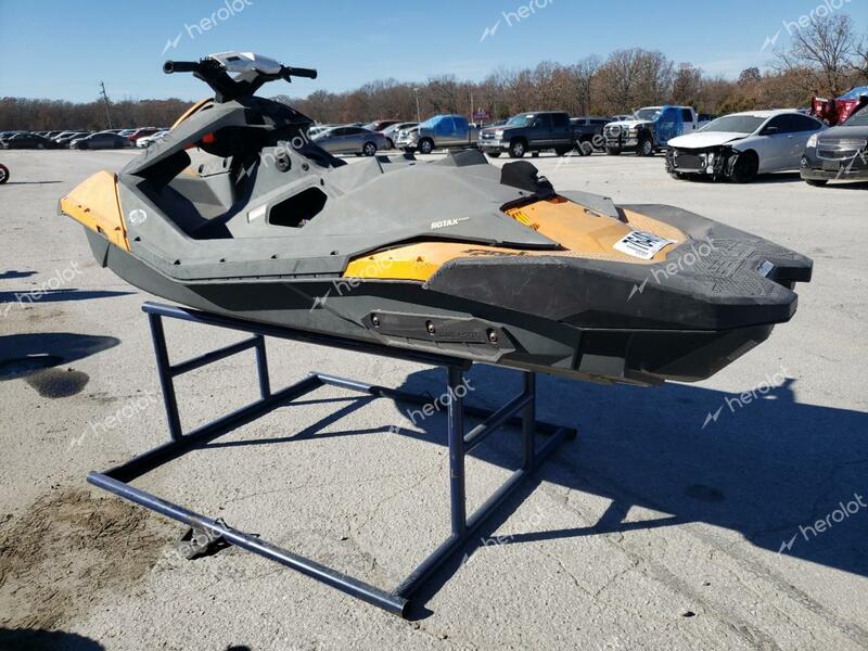 BOMBARDIER SEADOO 2014 orange   YDV13813E414 photo #4