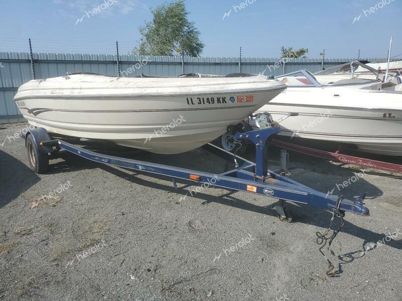 LARS BOAT W/TRL 2001 white   LAR62482J001 photo #1