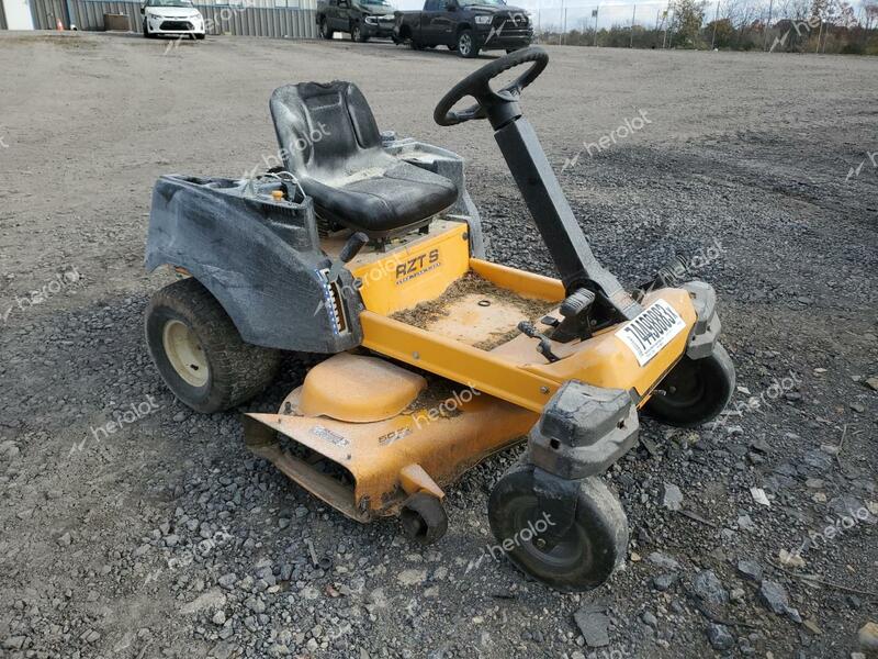 CUB LAWN MOWER 2013 yellow   1B063H10245 photo #1