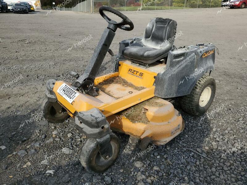 CUB LAWN MOWER 2013 yellow   1B063H10245 photo #3