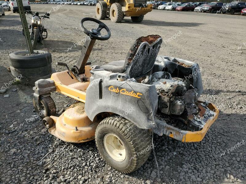 CUB LAWN MOWER 2013 yellow   1B063H10245 photo #4