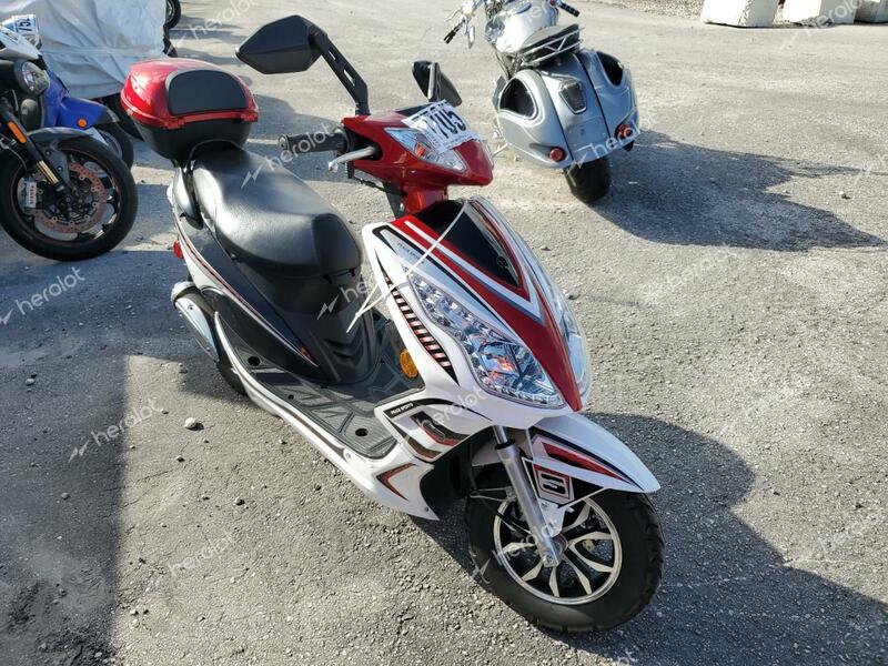 ZHEJ SCOOTER 2021 two tone   LEHTCB132MR602739 photo #1