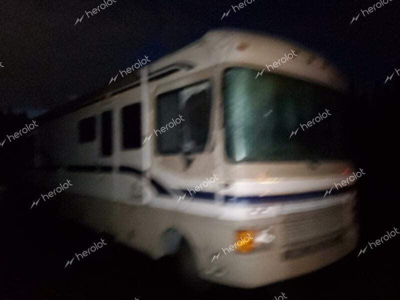 BOUN MOTORHOME 1998 beige  gas 3FCMF53G5VJA19056 photo #1