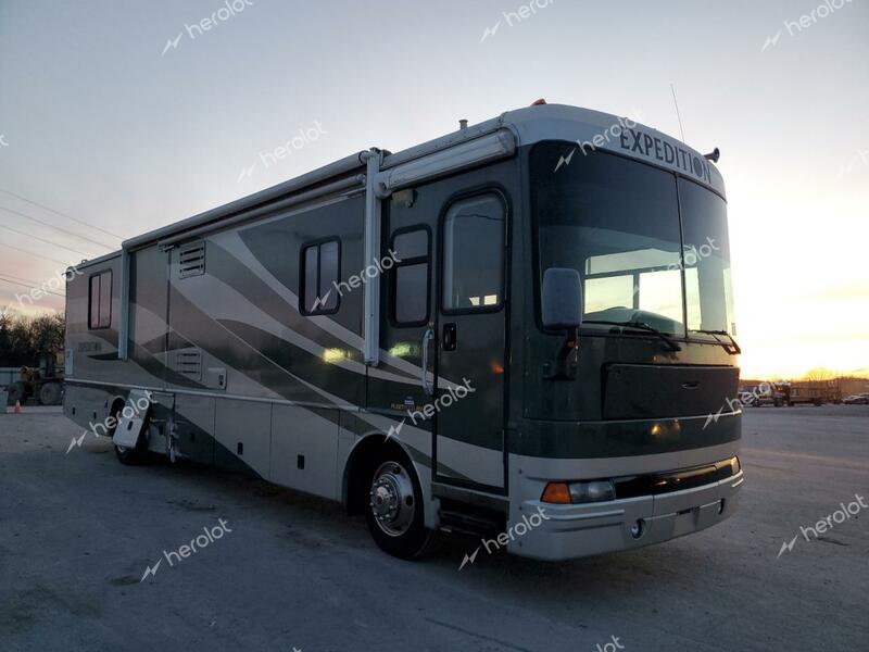 FREIGHTLINER CHASSIS X 2003 two tone  diesel 4UZAAHBV13CM26433 photo #1