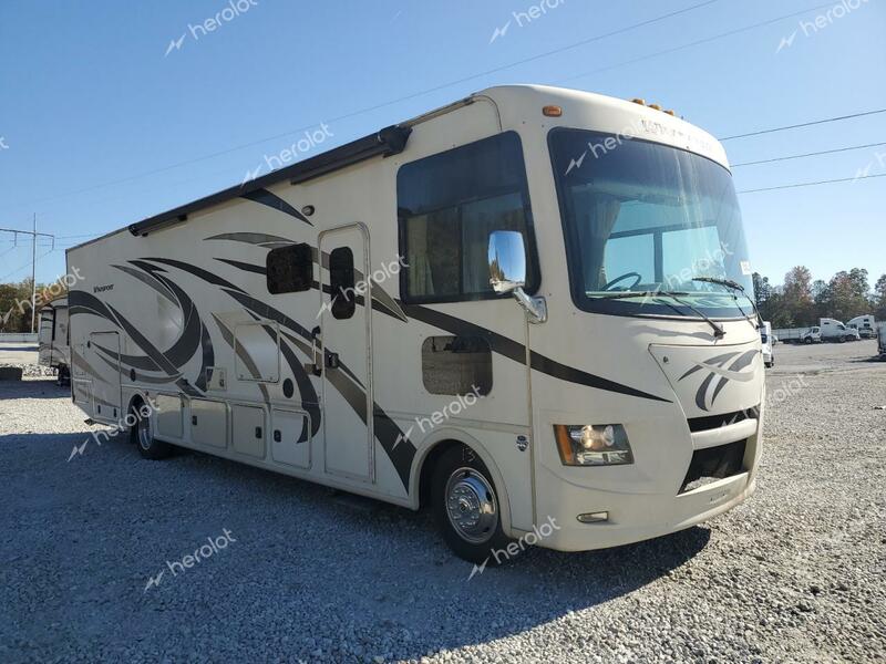 THMC MOTORHOME 2016 beige  gas 1F66F5DY6F0A08234 photo #1