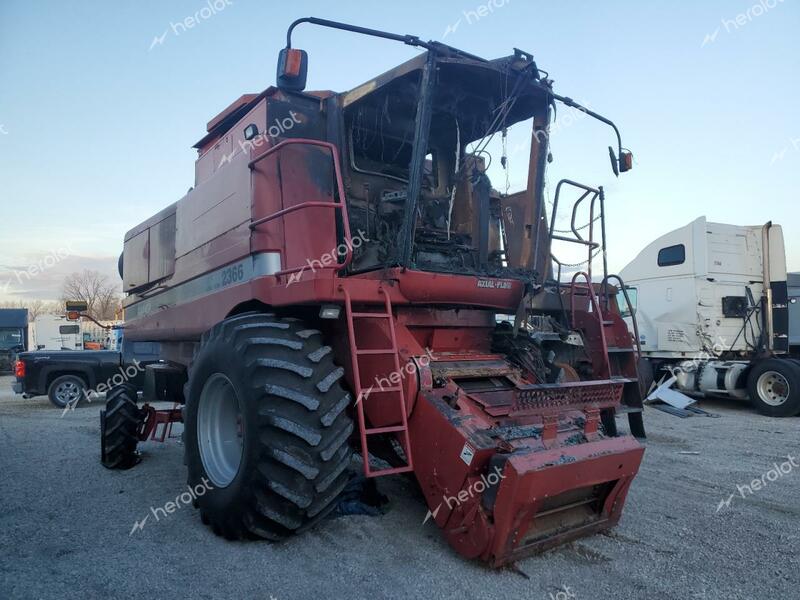 CASE COMBINE 2002 red   JJC0255460 photo #1